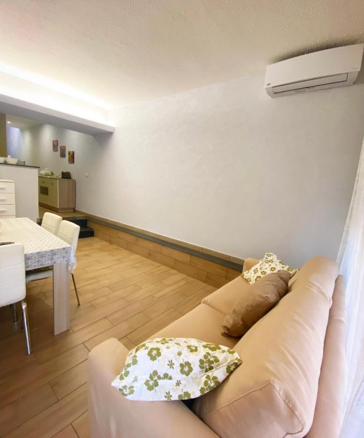 Naxos Beach Apartment Джардини-Наксос Экстерьер фото